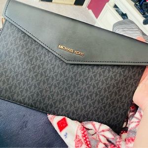 Michael Kors Clutch